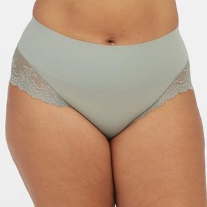 Spanx Undie-tectable® Lace Hi-Hipster Panty